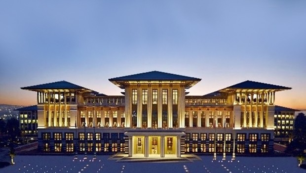 Tasarruf diyorlar 1,5 milyara saray yapıyorlar