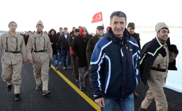 Sarıkamış şehitleri için saygı nöbeti