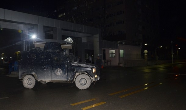 Batman Belediyesi'ne operasyon: 9 gözaltı