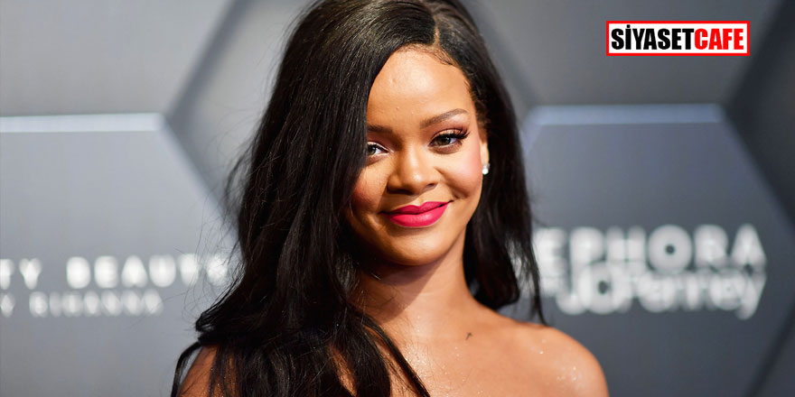 İç çamaşırlı Rihanna yürek hoplattı