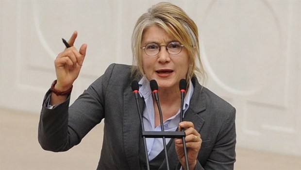 Emine Ülker Tarhan hastaneye kaldırıldı!