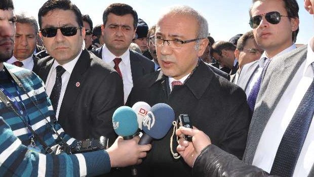 Bakan Elvan internet yasası hakkında konuştu