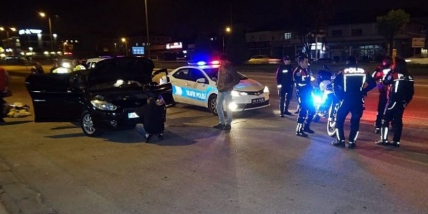 Düzce’de sahte plakalı araç polisten kaçamadı