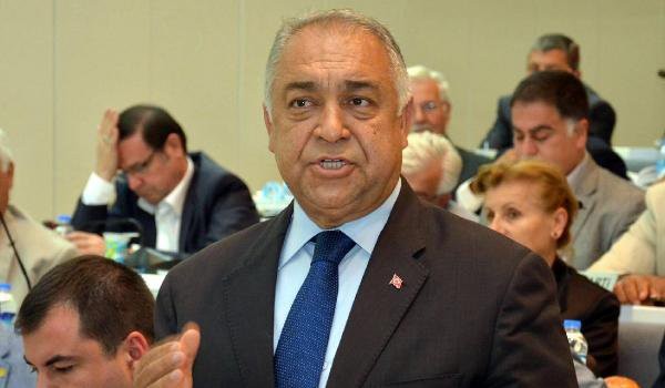 Aday olmak isterken koltuğunu kaybetti