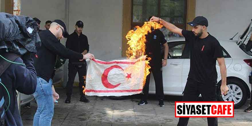 Irkçı ELAM KKTC bayrağını yaktı