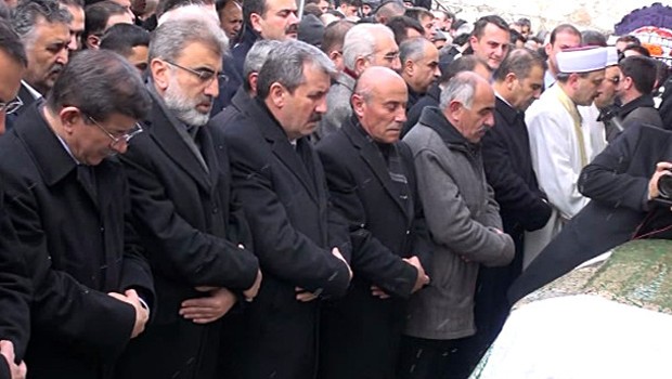 Yazıcıoğlu'nun annesi dua ve tekbirlerle uğurlandı