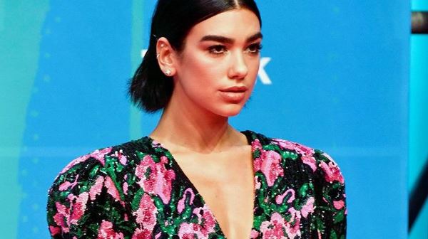 Dua Lipa'dan "Bu kadar da olmaz ki" dedirtecek paylaşım