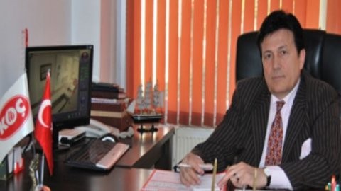 AKP'li aday gazetecilere para dağıttı!