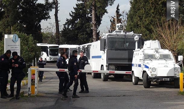 Ege Üniversitesi yine karıştı, 19 kişi gözaltında