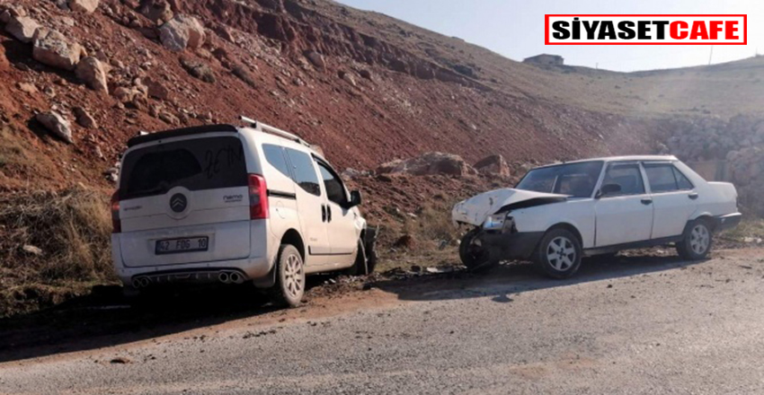 Siirt'te feci kaza:İki araç kafa kafaya çarpıştı