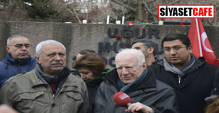 Vatan Partisi Uğur Mumcu’yu ağabeyi ile birlikte Evinin önünde andıVatan Partisi Uğur Mumcu’yu ağabeyi ile birlikte evinin önünde andı