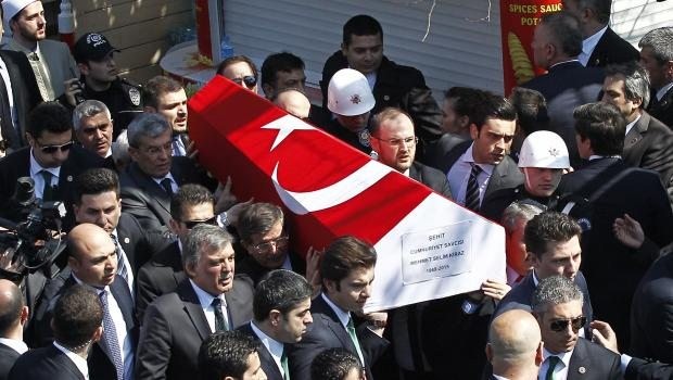 Şehit savcı dualarla uğurlandı