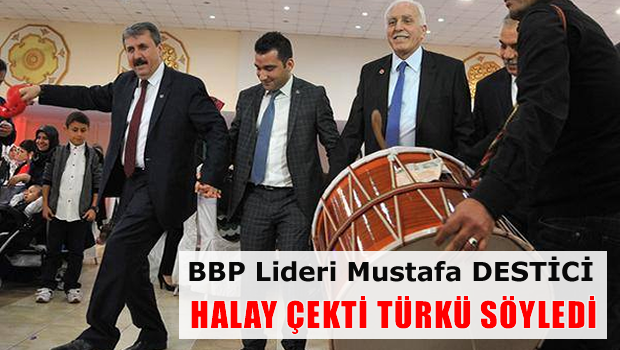 Destici ve Kamalak halay çekip Türkü söyledi