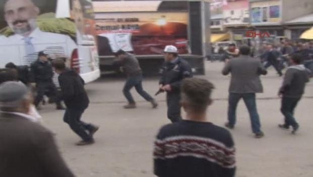 Miting karıştı, polis silah çekti Ve..