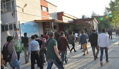 HDP'liler ile Ülkücüler arasında arbede