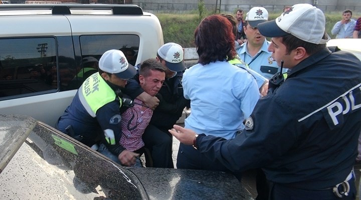 7 Polis bir anda üzerine çullandı