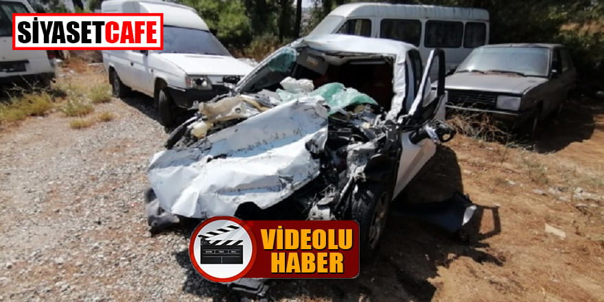 Antalya’da bir araç kamyona böyle çarptı: 2 yaralı!