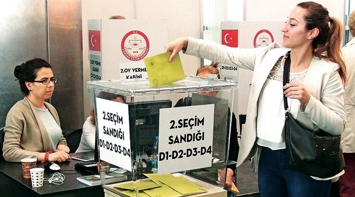 Hayali dairelere seçmen kağıdı dağıtıldığı belirlendi