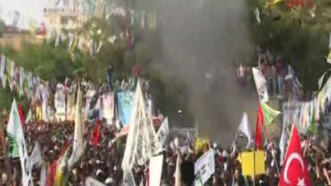 İşte HDP mitingindeki patlama anı
