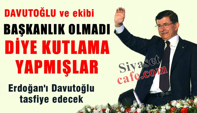 Davutoğlu, Balkon Konuşması Sonrası Pasta ile Kutlama Yapmış