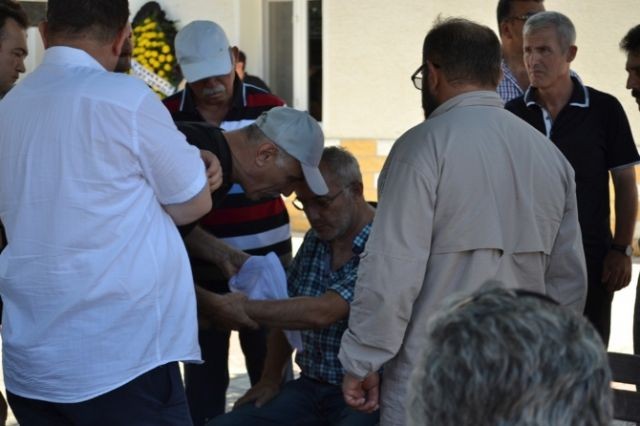 Vural'ın babası sosyalist grubu cenazeye almadı