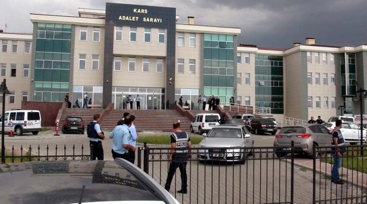 Kars Adliyesi önü savaş alanına döndü