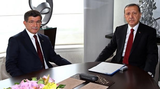 Erdoğan ve Davutoğlu hakkında suç duyurusu