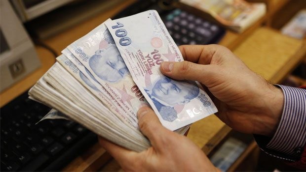 Ümlü iş adamının bütün servetini dolandırdılar