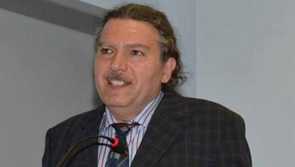 Profesörün paylaşımı işinden etti