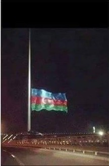 Azerbaycan'da Bayraklar yarıya indirildi, Üç gün Ulusal yas ilan edildi