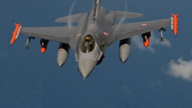Kobralar Ağrı Dağı'nı bombalıyor