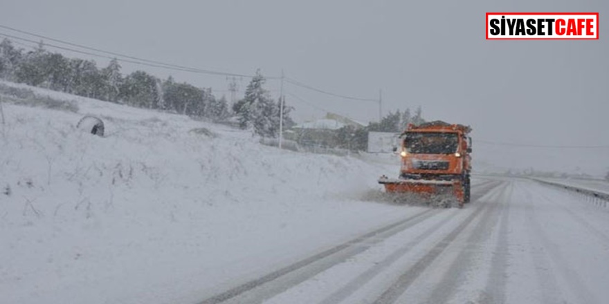 Yoğun kar ve tipi nedeniyle Konya'da tüm karayolları araçların ulaşımına kapatıldı