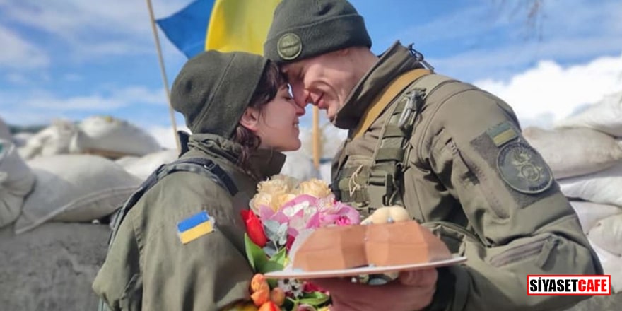 Ukraynalı iki asker cephede evlendi
