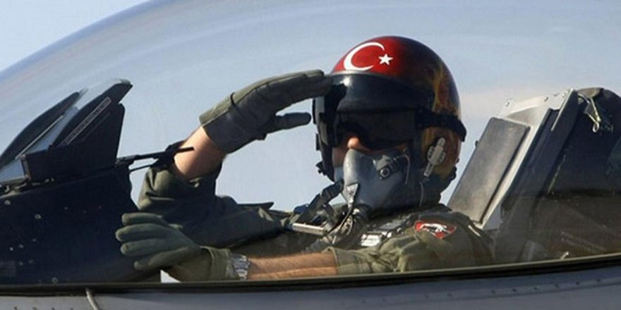 Türk pilotlar harikalar yaratıyor; Helikopteri sökerek havalandırdılar