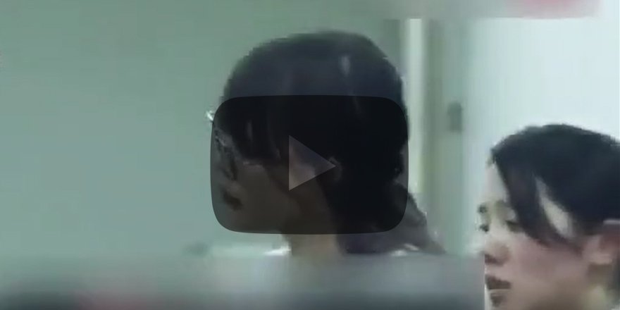 Sevgilisini bıçaklayıp başında sigara içti