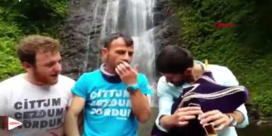 Rize'den komik anlar, türkü söylerken göle düştüler!