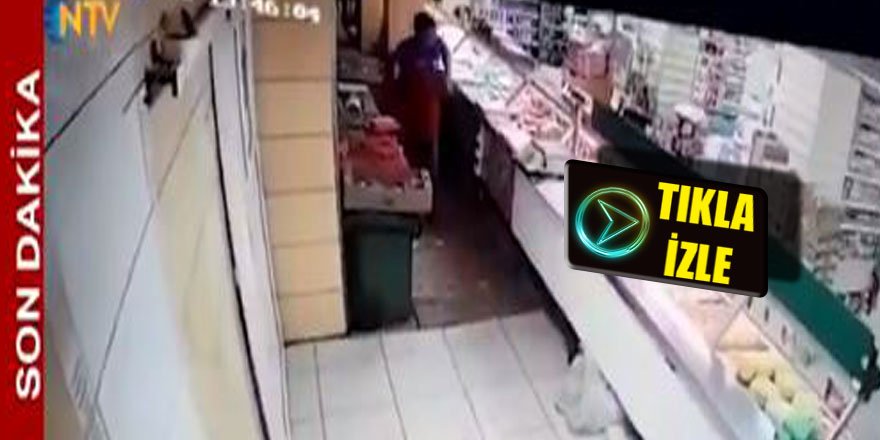 Depremden kaçarken kapıyı yerinden söktü.