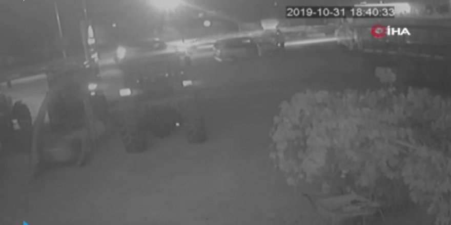 Muğla'da maket polis aracından hırsızlık anı kamerada! İşte o video...
