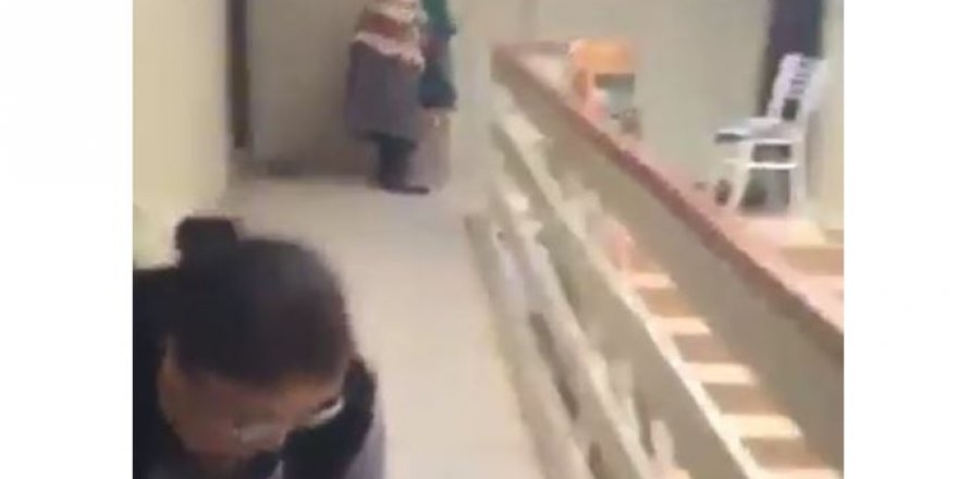 Sosyal mesafeyi koruyarak gün yapan kadınlar