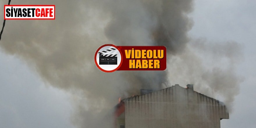 Yıldırım düşen apartmanın çatısı yandı