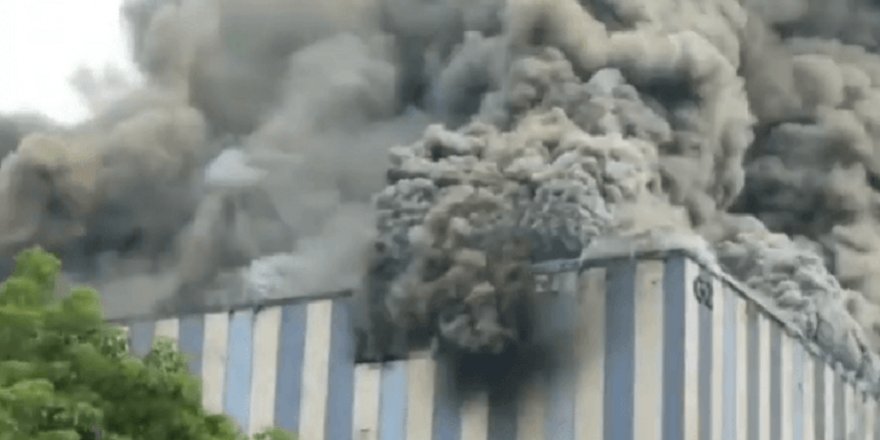 Çinli teknoloji devi Huawei şirketinin fabrikası yanıyor
