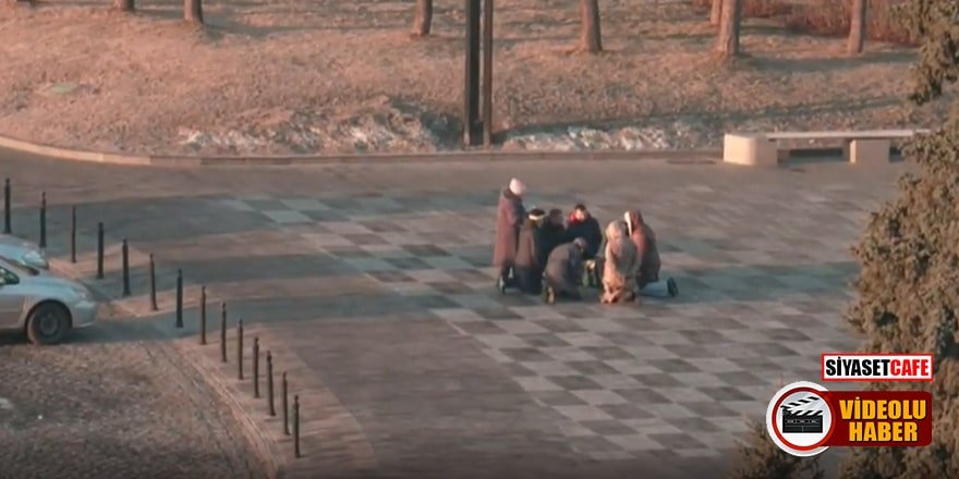 Sokak ortasında dua eden Ukraynalıların görüntüsü yankı uyandırdı