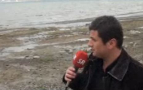 Genç muhabir hastane bahçesinde öldü