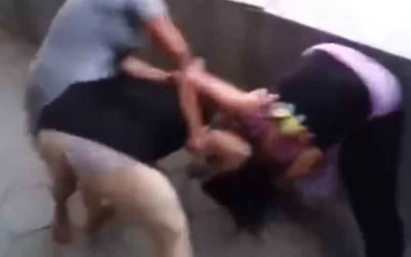 Müthiş Bol Frikikli Kadın kavgası